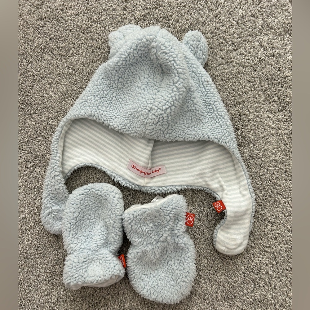 Magnificent Baby Hat and mittens